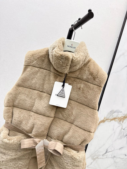 Mon 25 Fluffy stand-up collar down short vest