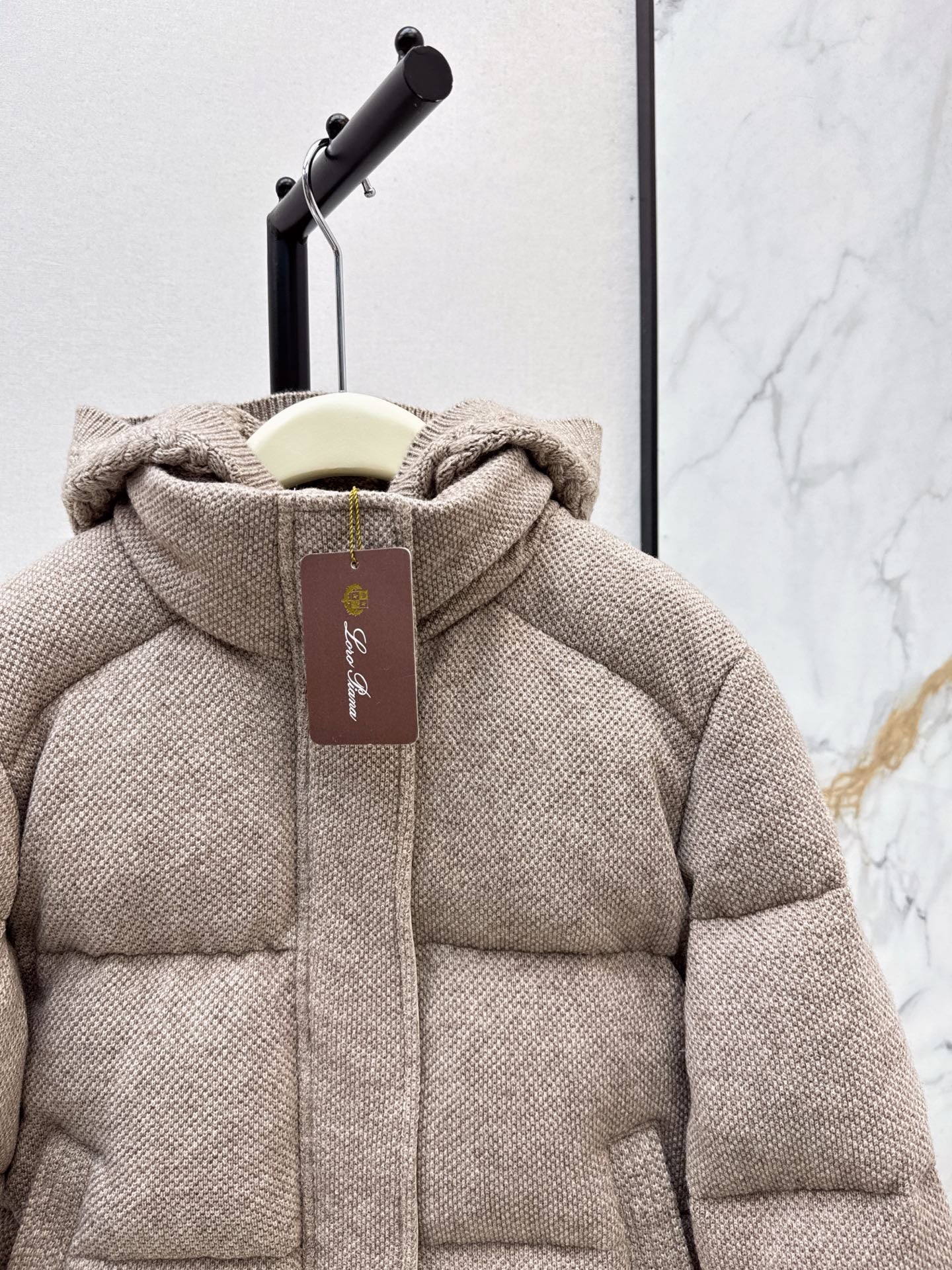 Lor 25 New down jacket with detachable wool hood