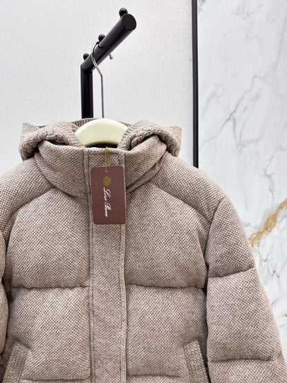 Lor 25 New down jacket with detachable wool hood
