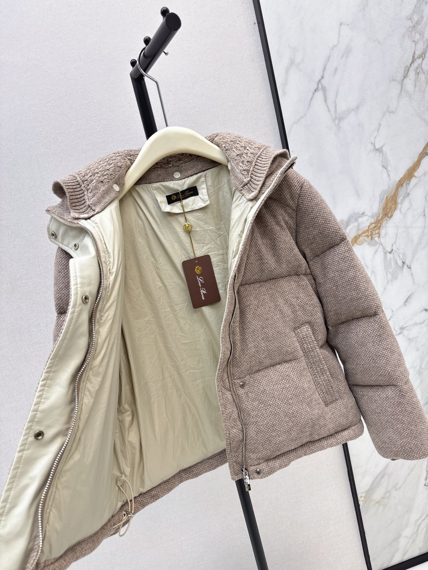 Lor 25 New down jacket with detachable wool hood