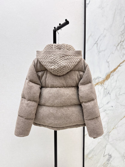 Lor 25 New down jacket with detachable wool hood