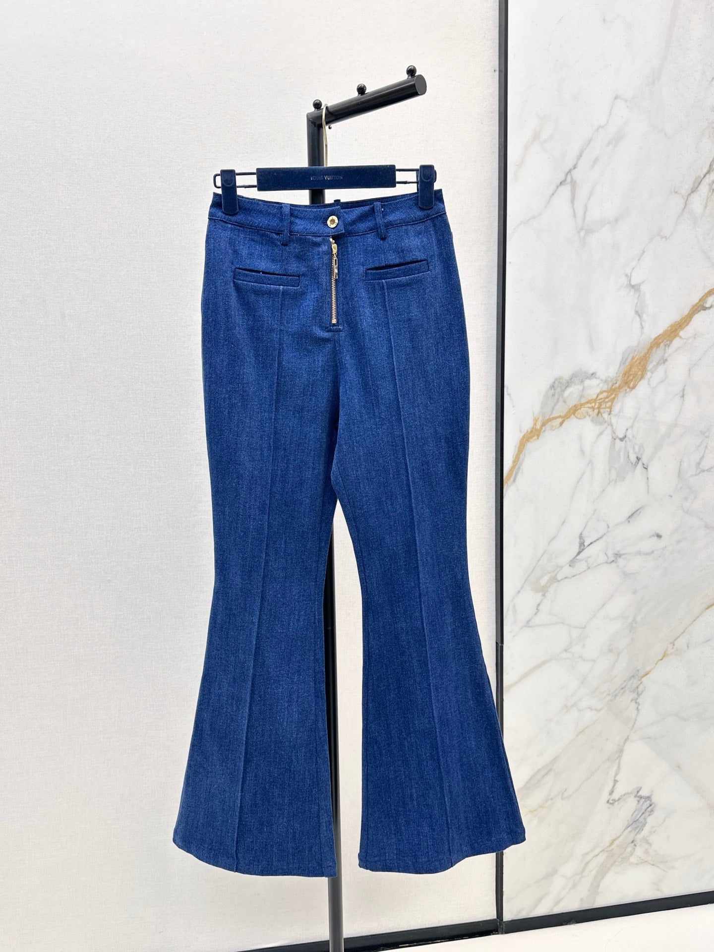 L 25 New flared stretch jeans