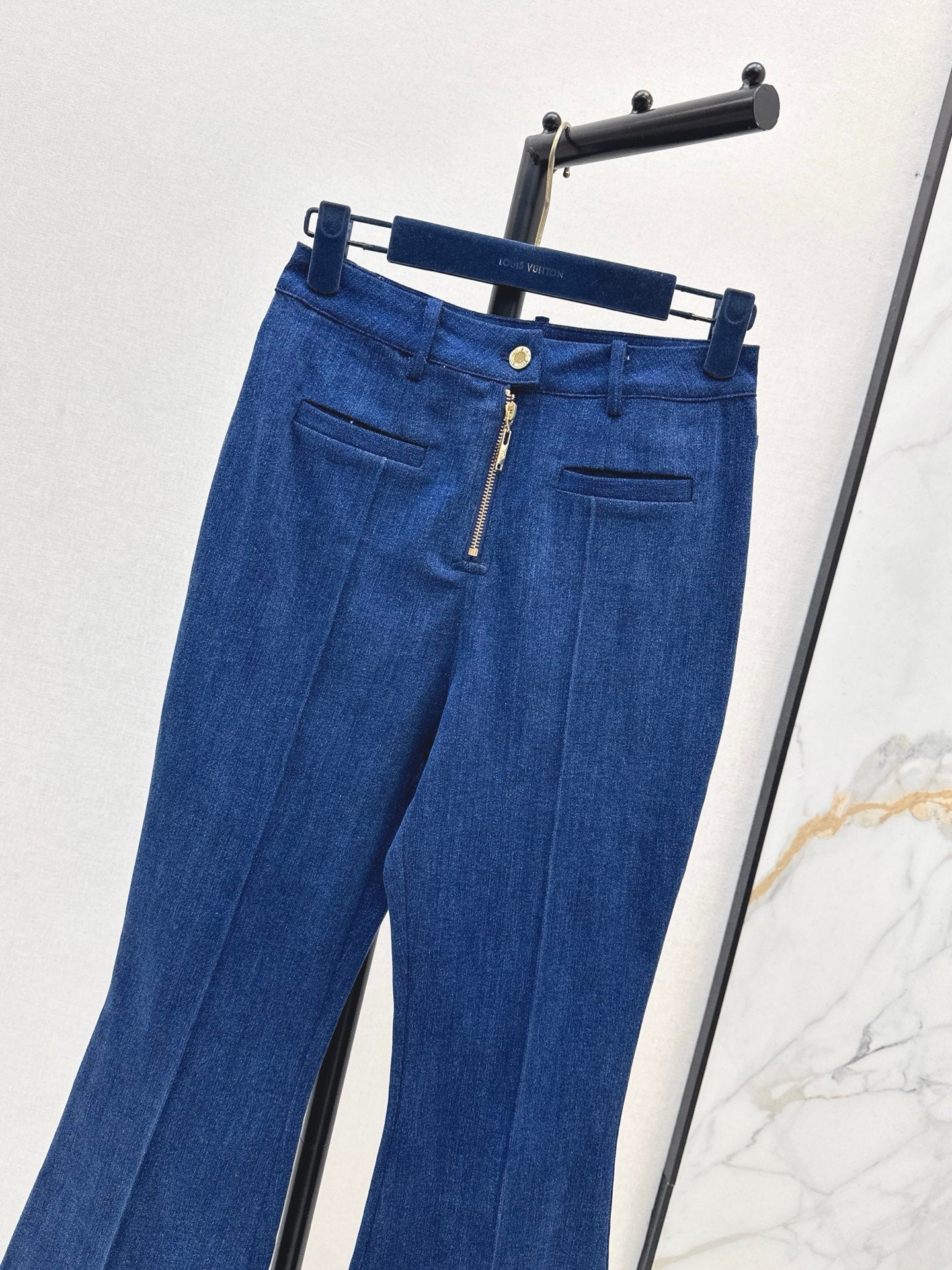 L 25 New flared stretch jeans