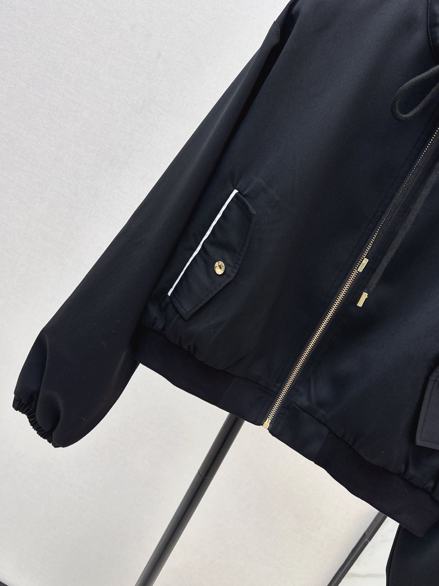 L 25 New drawstring jacket(KHAKI/BLACK)