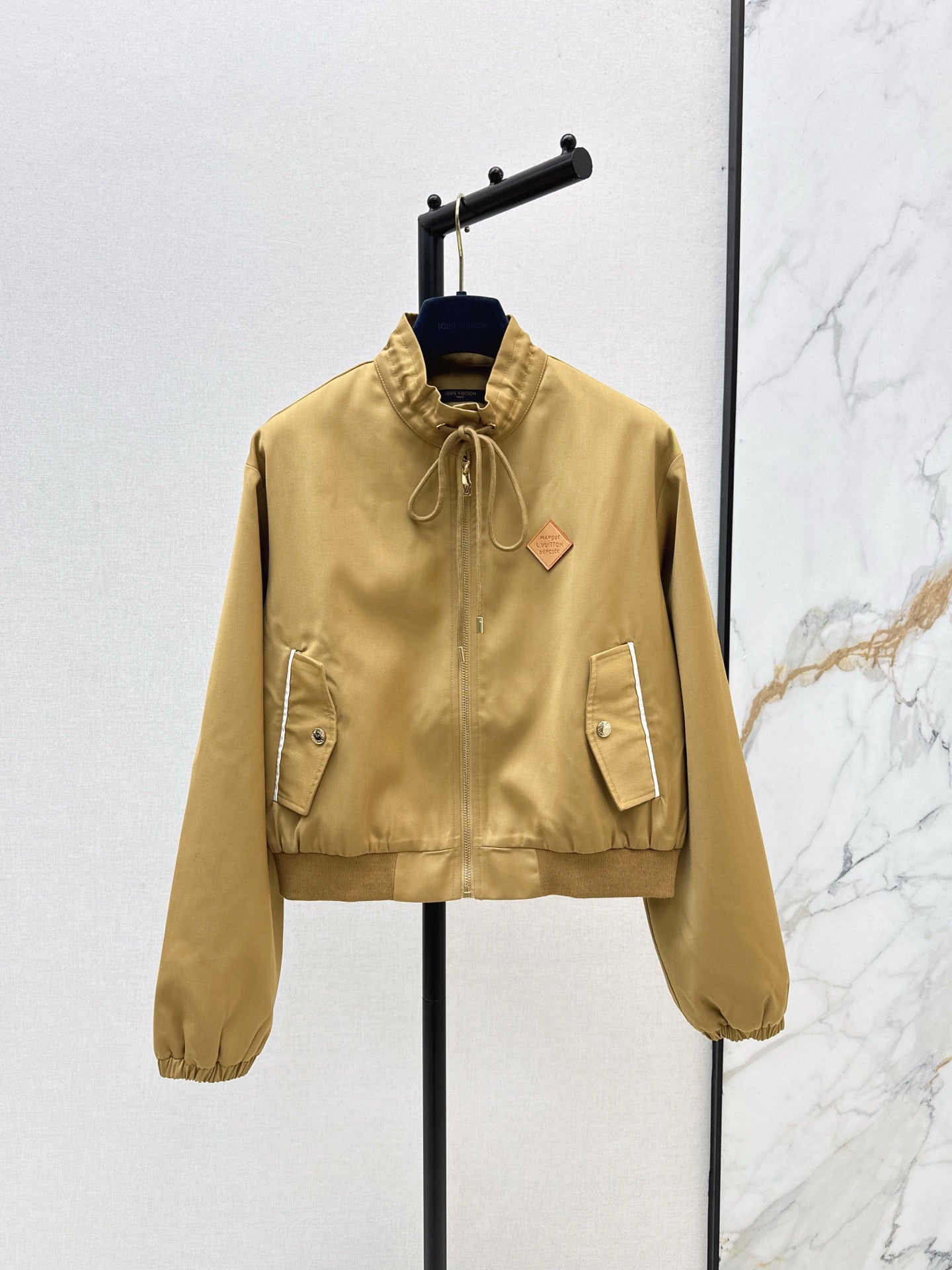 L 25 New drawstring jacket(KHAKI/BLACK)