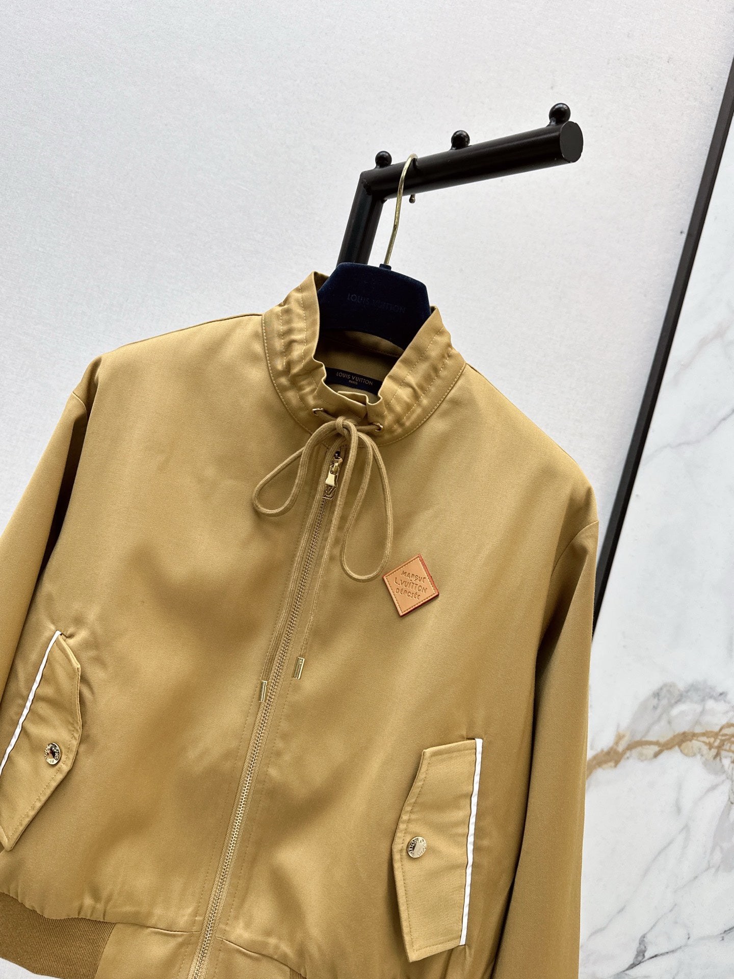 L 25 New drawstring jacket(KHAKI/BLACK)