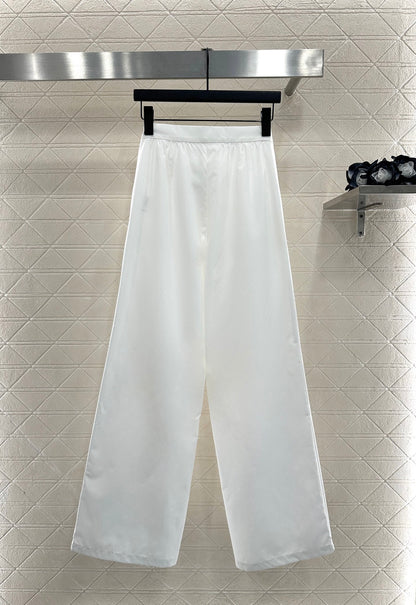 C 25 Pure white model trousers