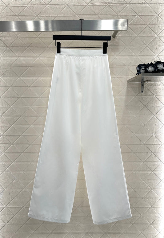 C 25 Pure white model trousers