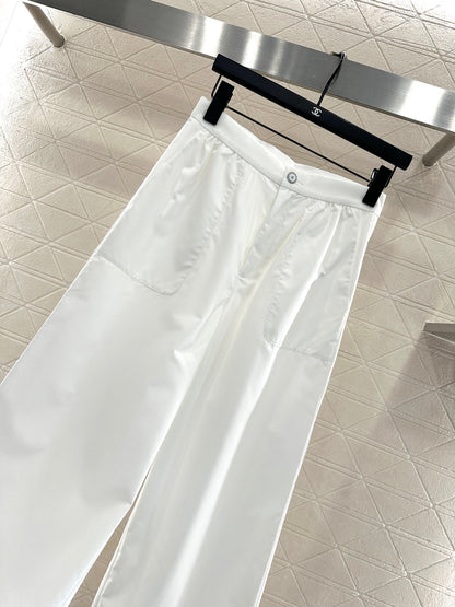 C 25 Pure white model trousers