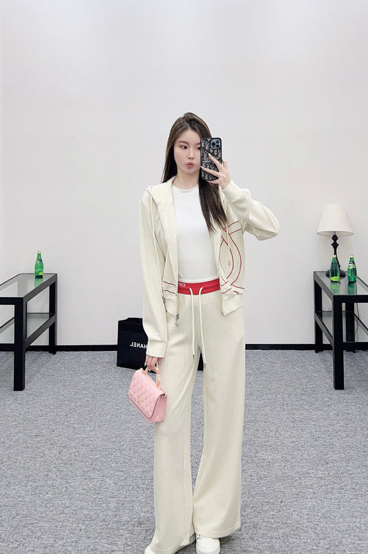 C 25 Hooded jacket and trousers set