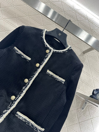 C 25 Hemmed corduroy vertical stripe jacket