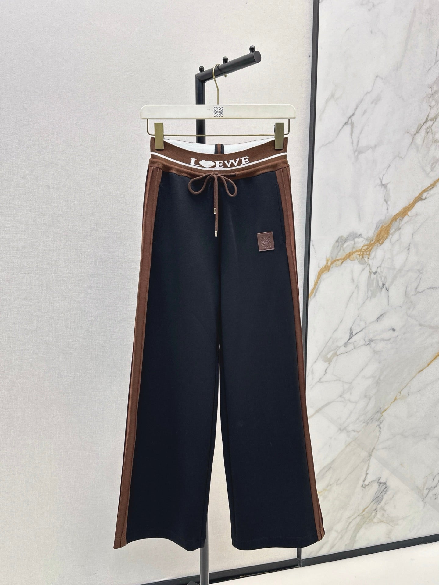 Lo 25 New logo threaded straight-leg trousers (gray/black)