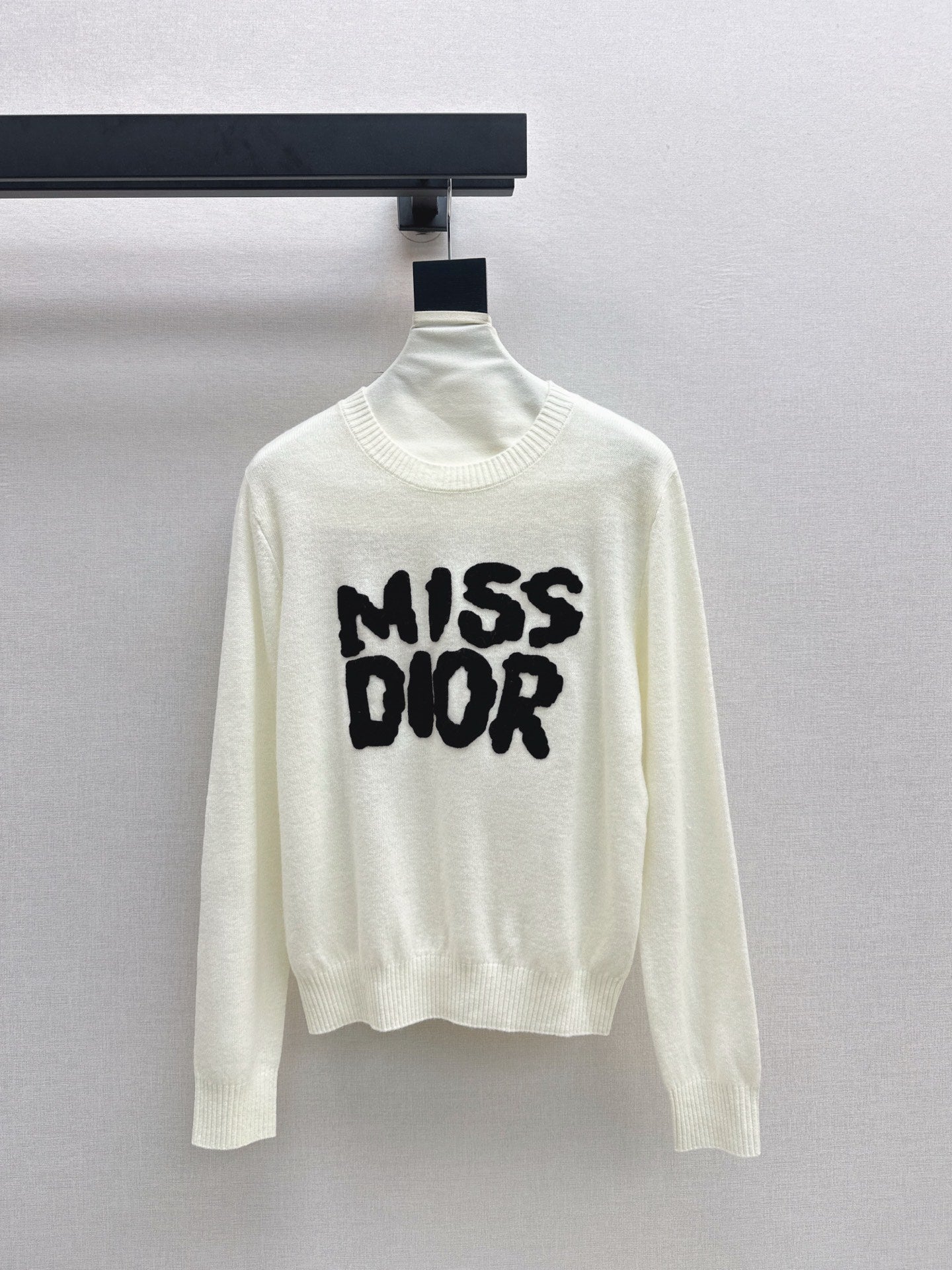 Di 25 New 3D embroidered logo sweater