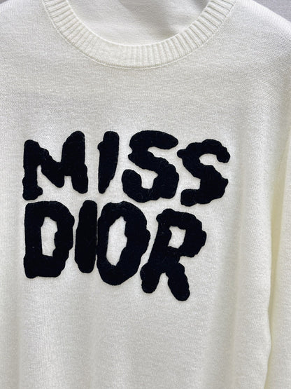 Di 25 New 3D embroidered logo sweater