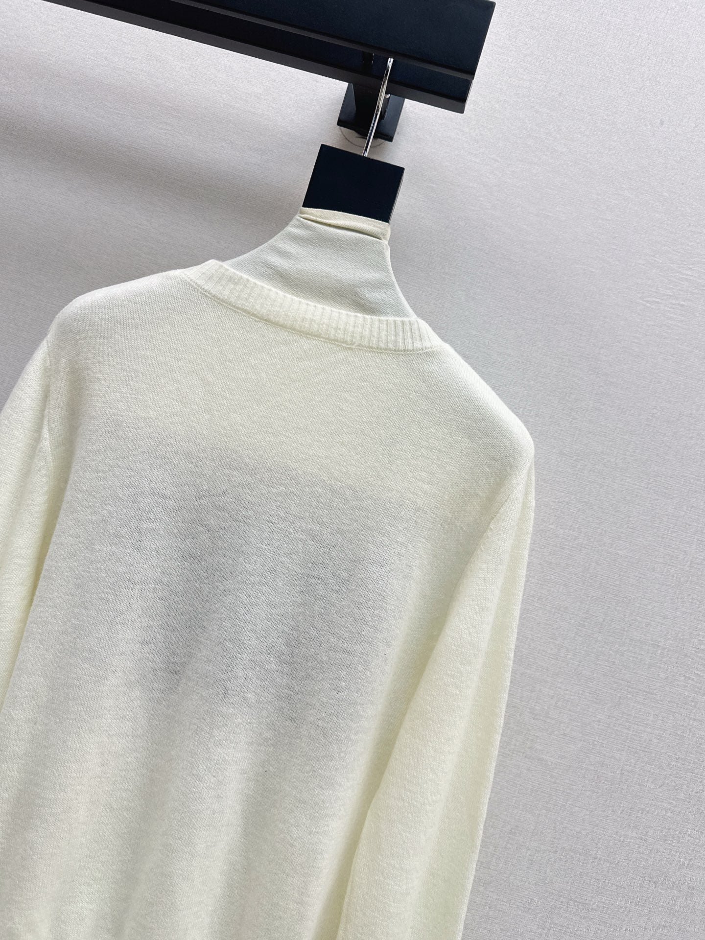 Di 25 New 3D embroidered logo sweater