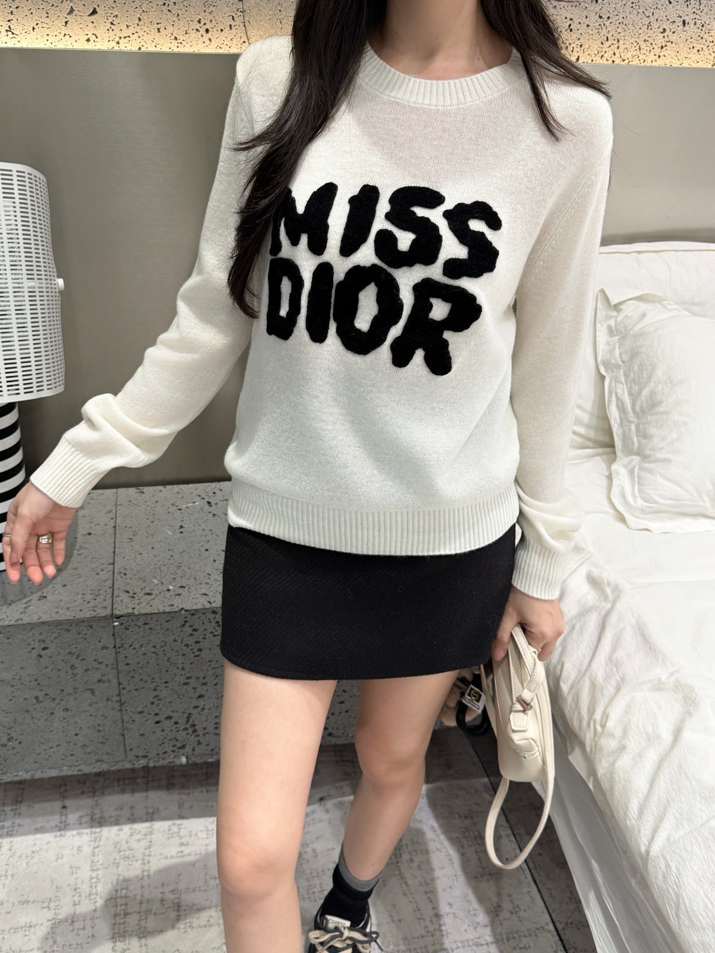 Di 25 New 3D embroidered logo sweater