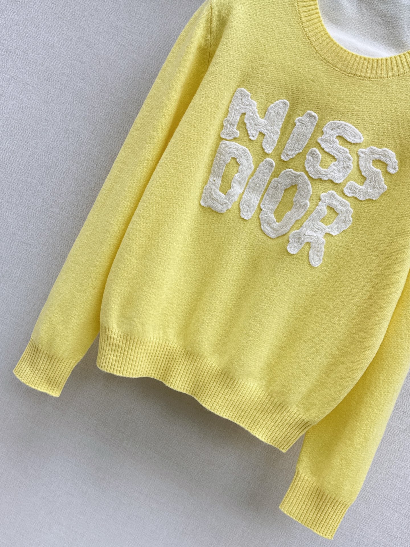 Di 25 New 3D embroidered logo sweater