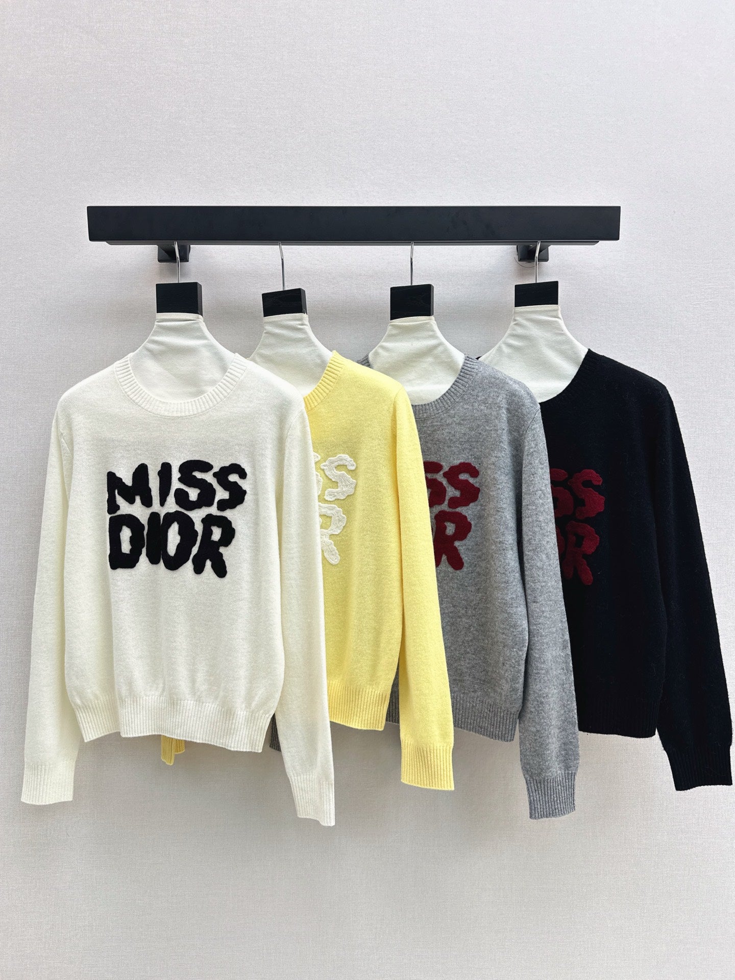 Di 25 New 3D embroidered logo sweater