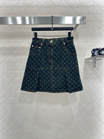L 25 Denim shirt + pleated skirt set