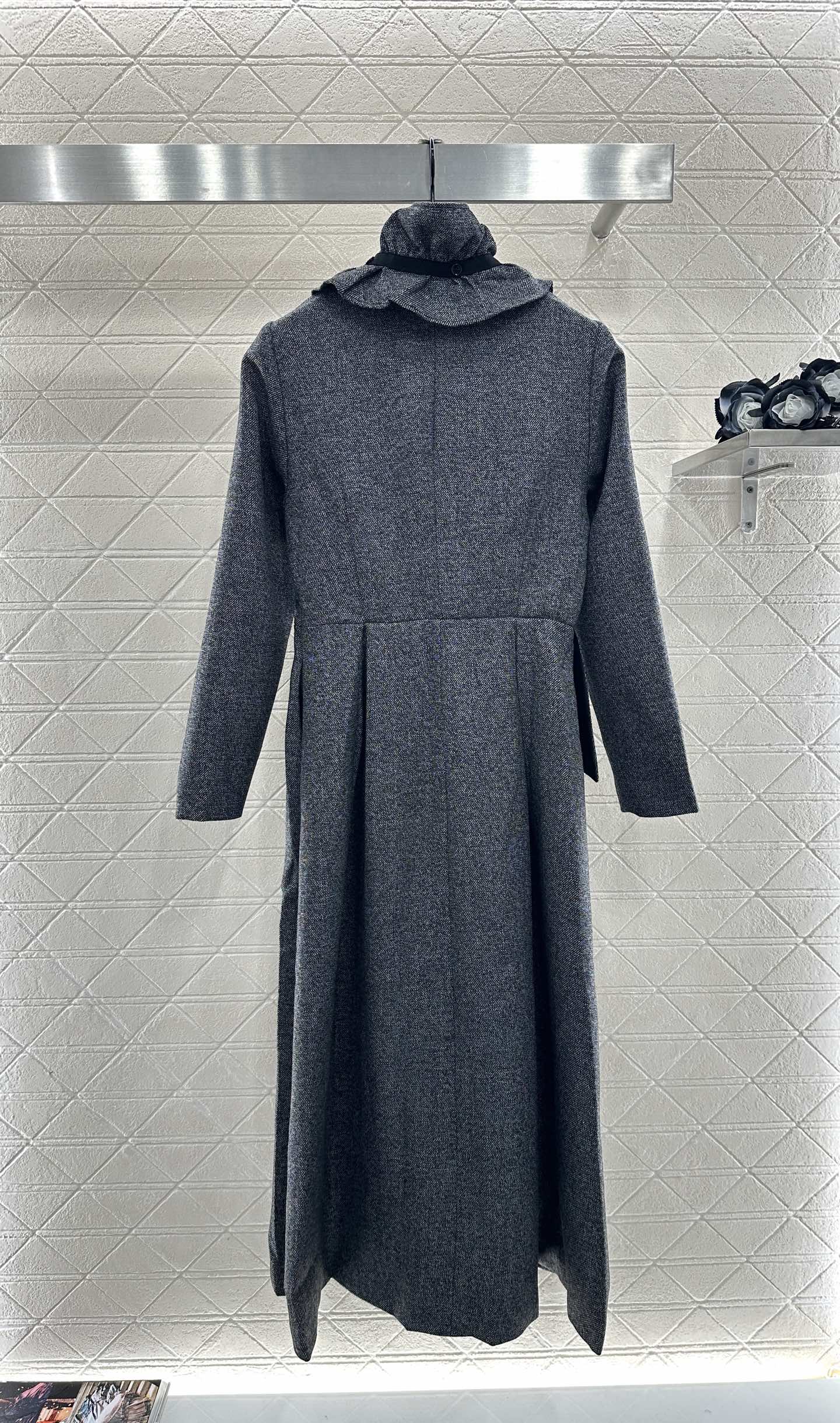 Di 25 Detachable pleated lace dress