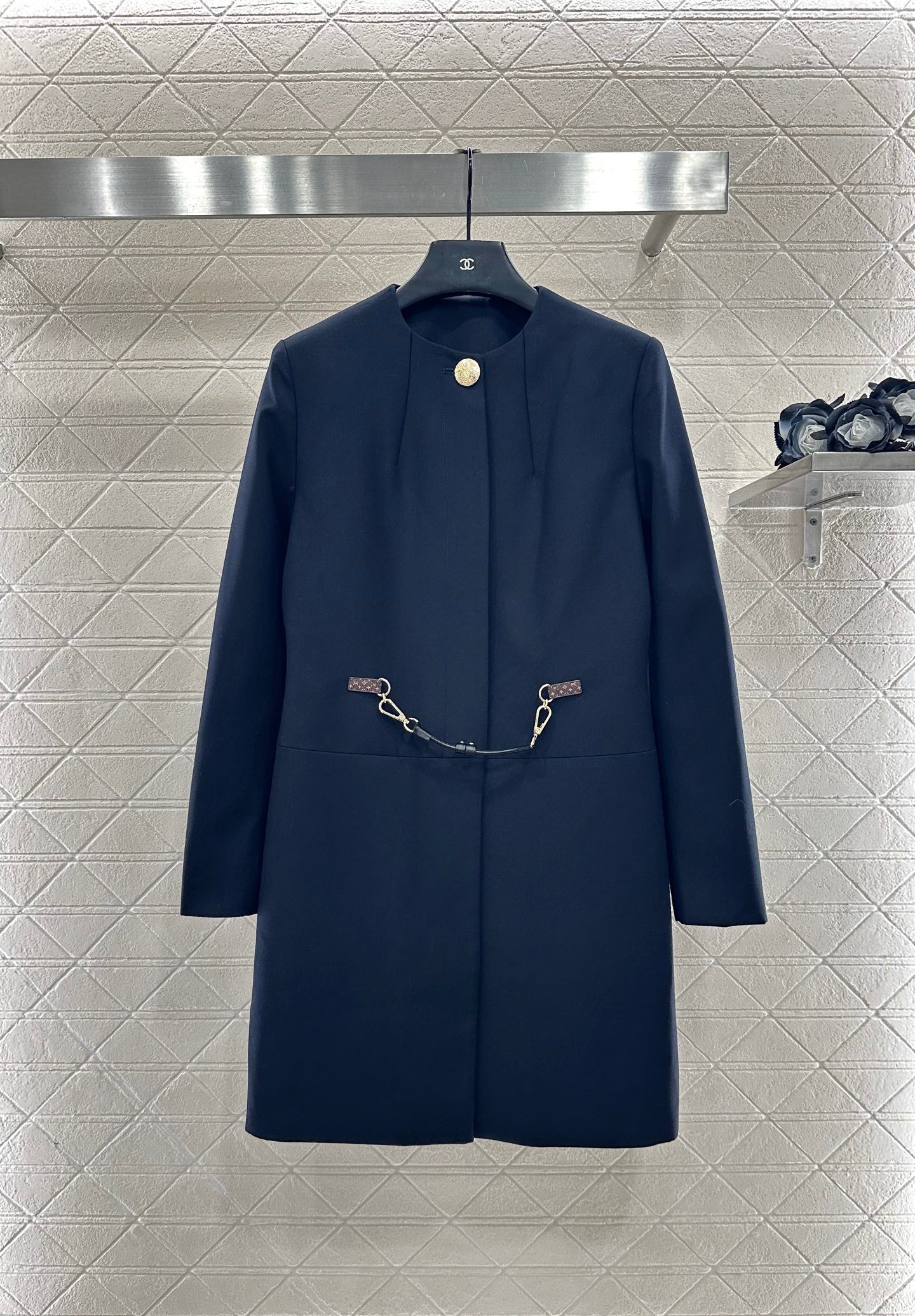 L 25 Round-neck leather chain-button midi coat