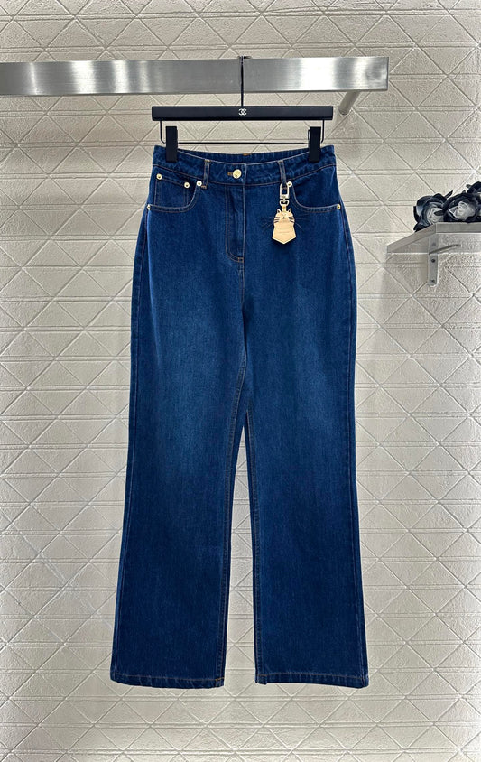 L 25 Cat keychain jeans