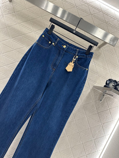 L 25 Cat keychain jeans