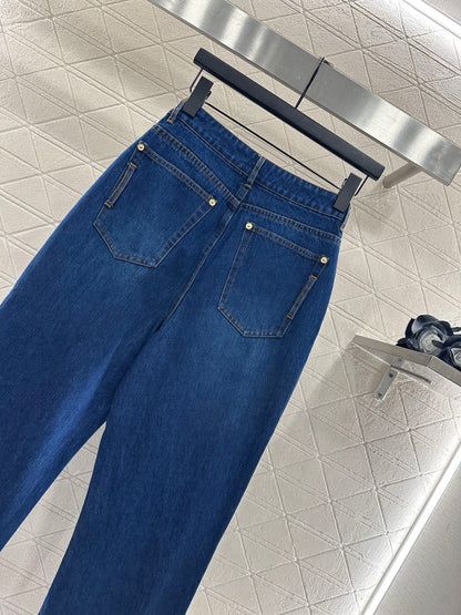 L 25 Cat keychain jeans
