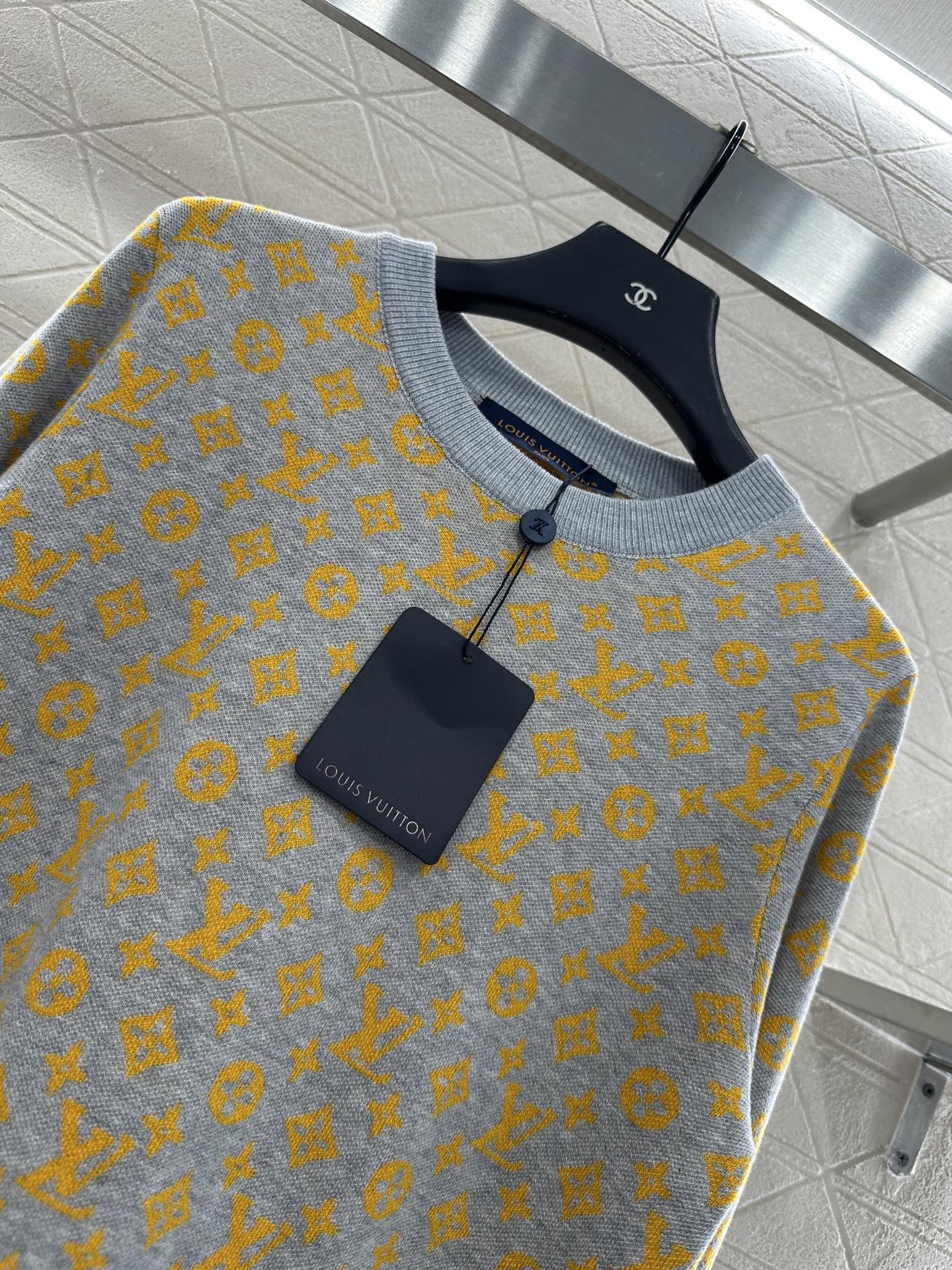 L 25 jacquard loose-knit wool top