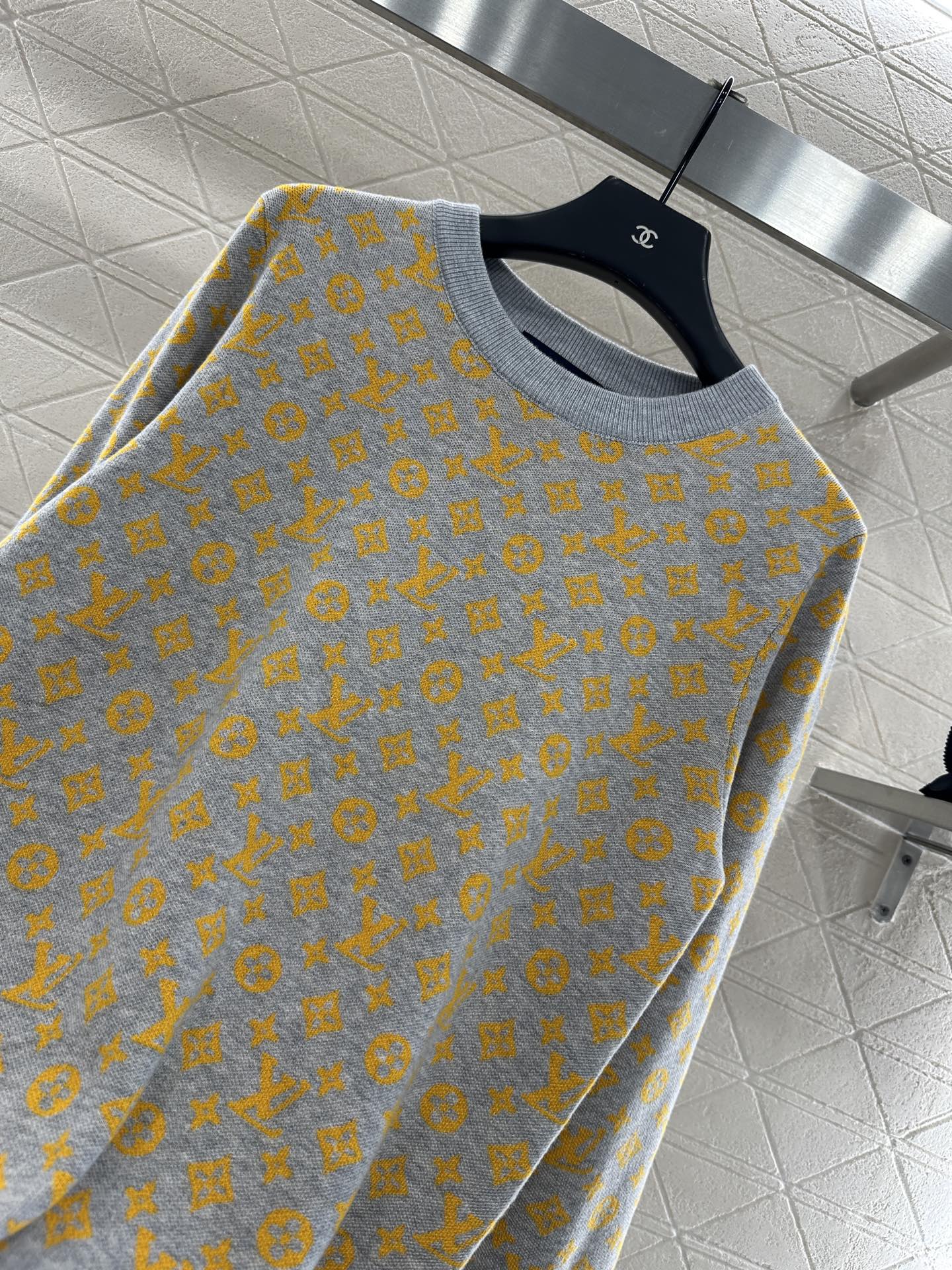 L 25 jacquard loose-knit wool top
