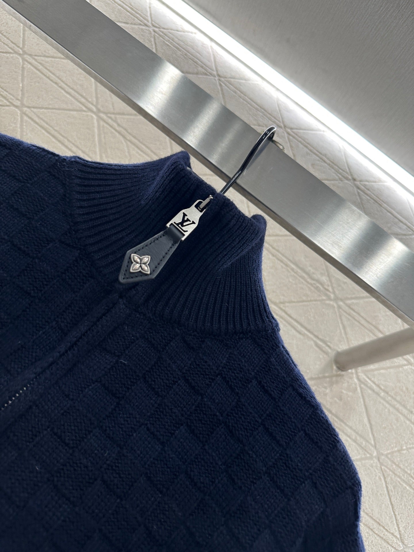 L 25 Turtleneck Zippered Knit Cashmere Wool Sweater