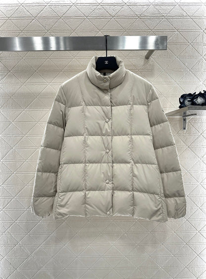 Mon 25 embossed stand collar down jacket