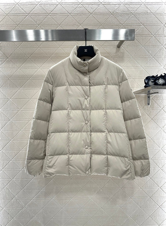 Mon 25 embossed stand collar down jacket