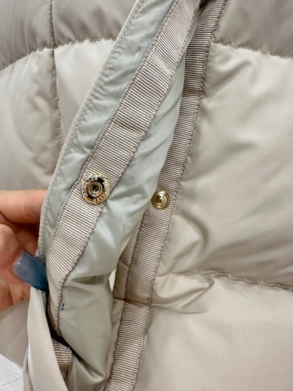 Mon 25 embossed stand collar down jacket