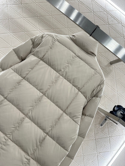 Mon 25 embossed stand collar down jacket