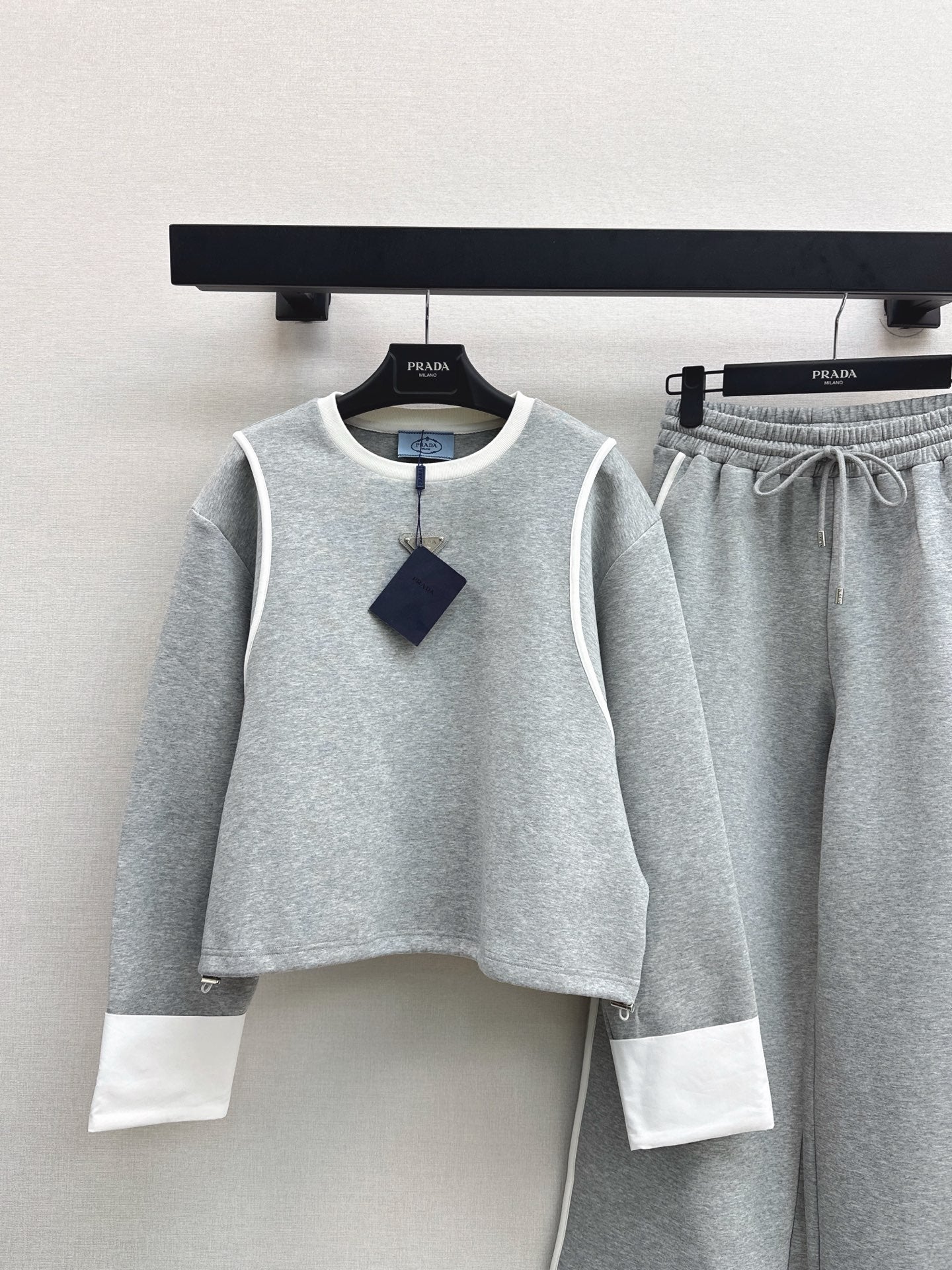 Pr 25 Round-neck sweatshirt with elastic waist and trousers set