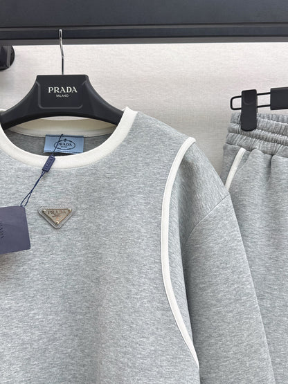 Pr 25 Round-neck sweatshirt with elastic waist and trousers set