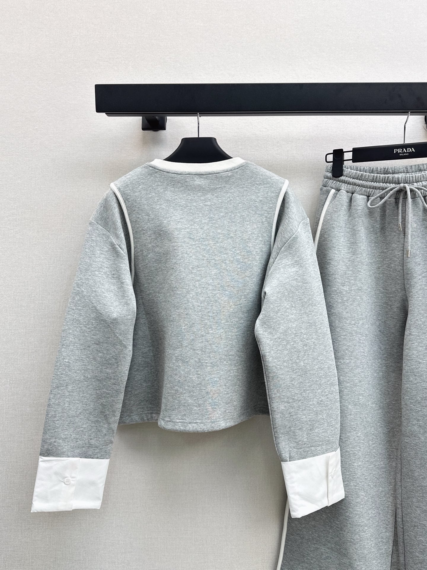 Pr 25 Round-neck sweatshirt with elastic waist and trousers set