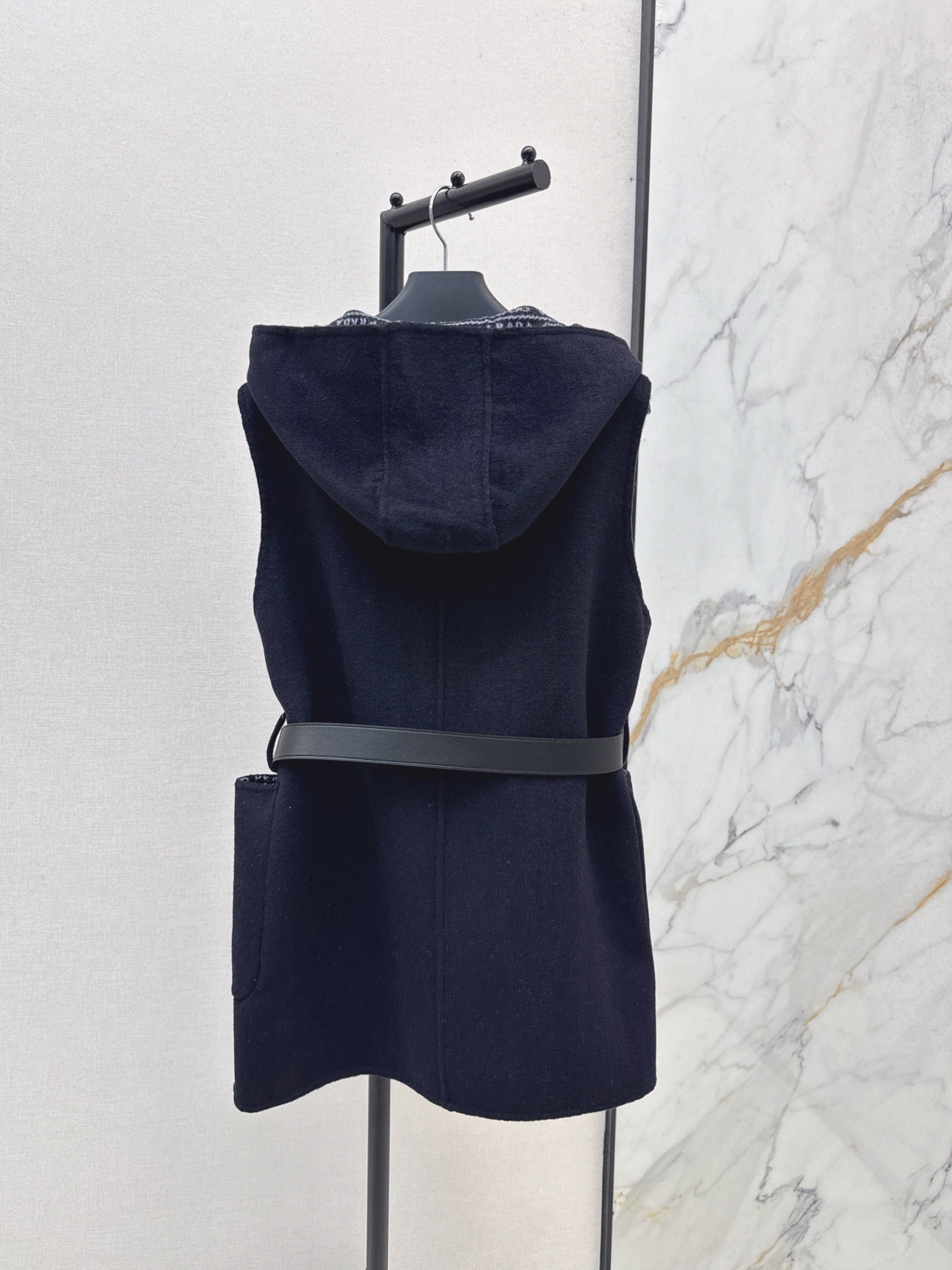 Pr 25 New Grey Girls Hooded Wool Vest