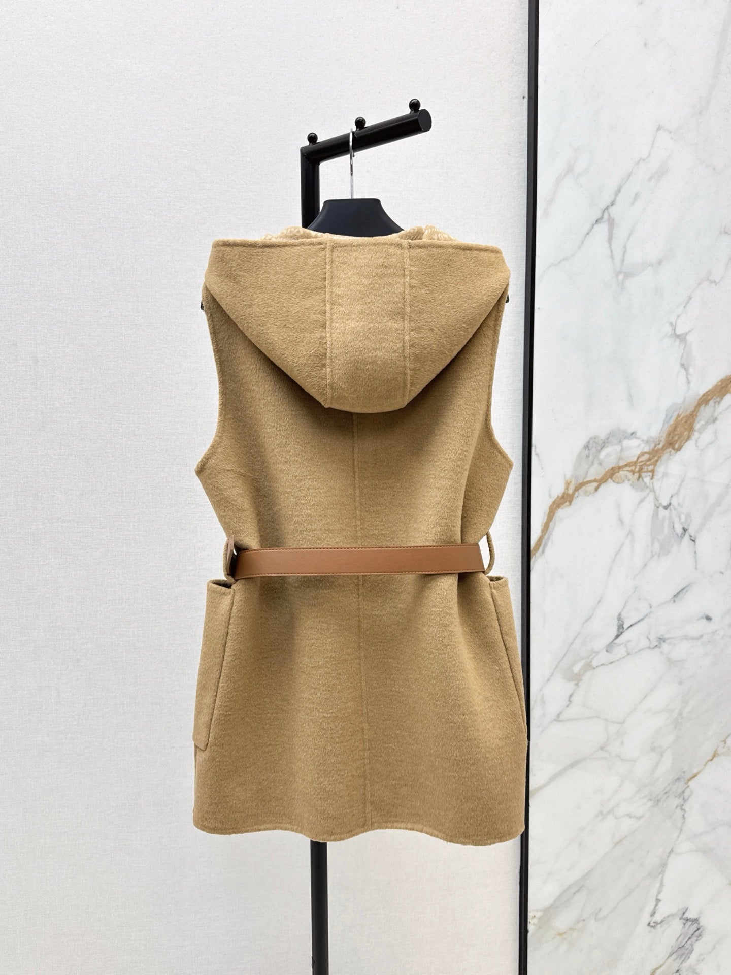 Pr 25 New Grey Girls Hooded Wool Vest