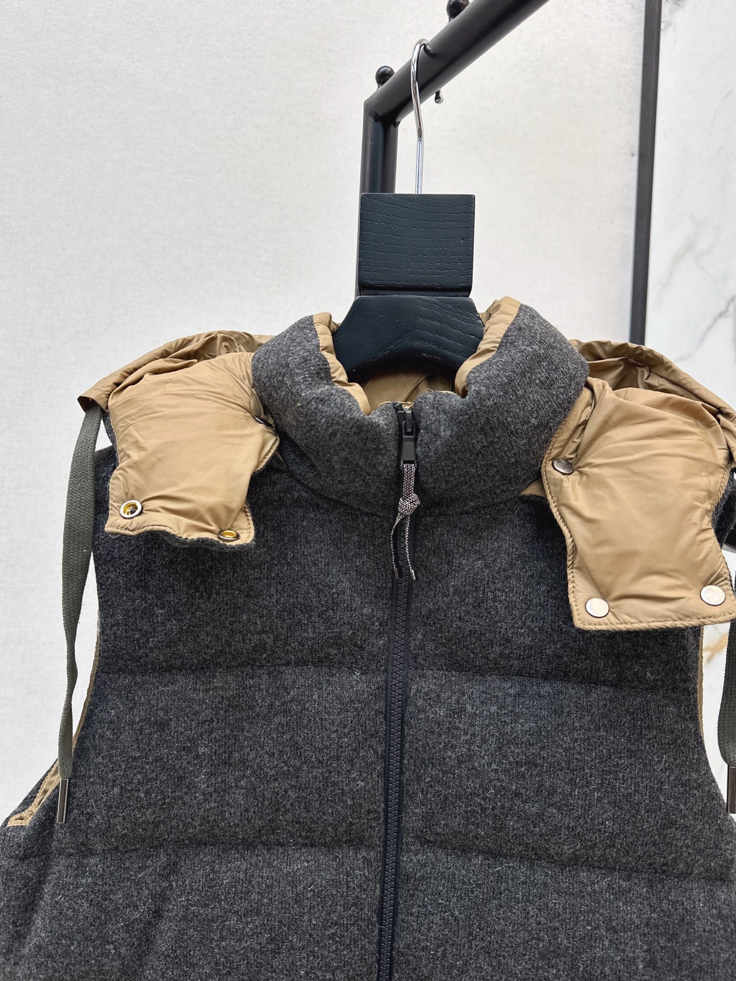 Bru 25 New Hooded Down Vest(BEIGI/GRAY)