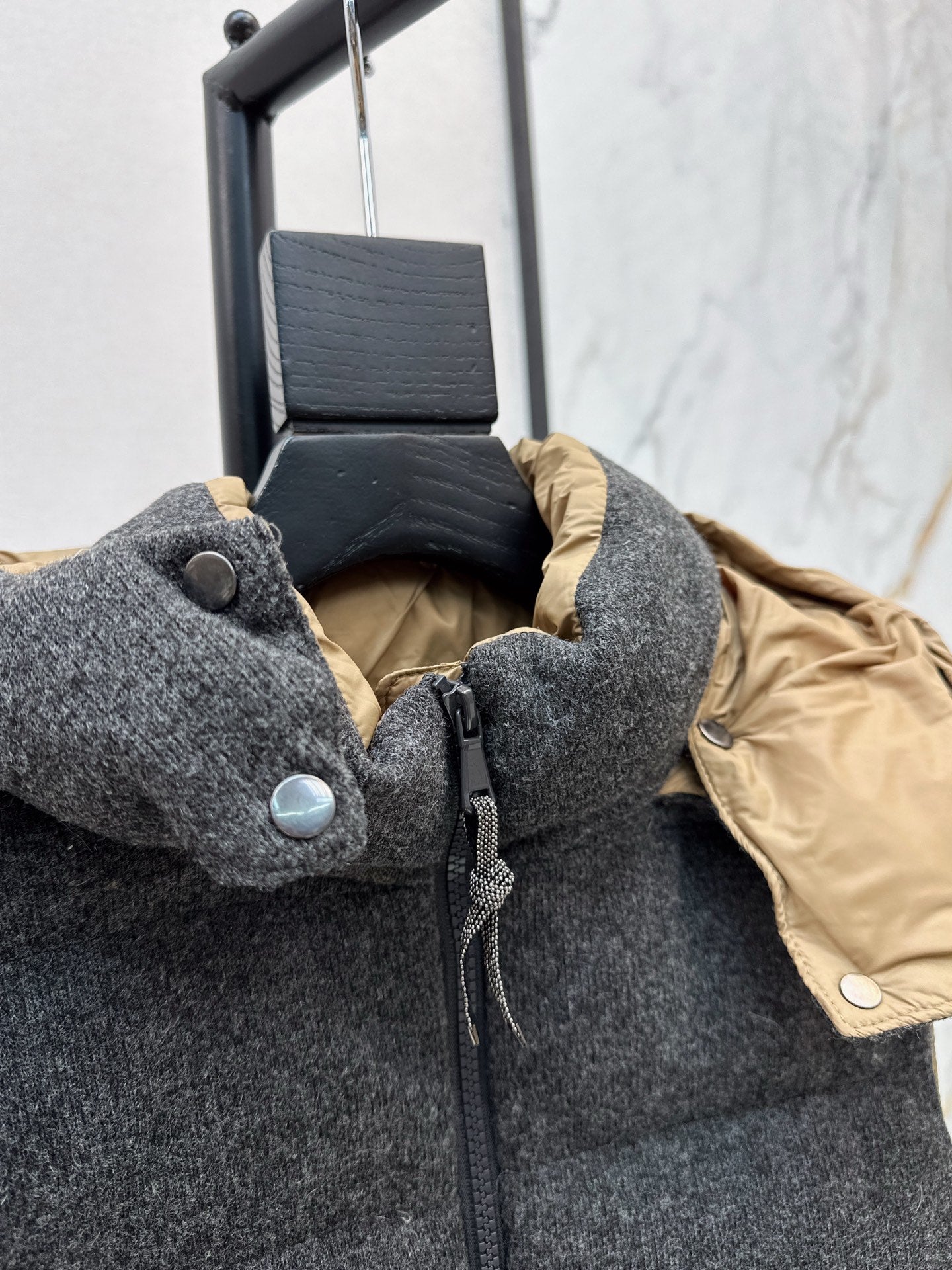 Bru 25 New Hooded Down Vest(BEIGI/GRAY)