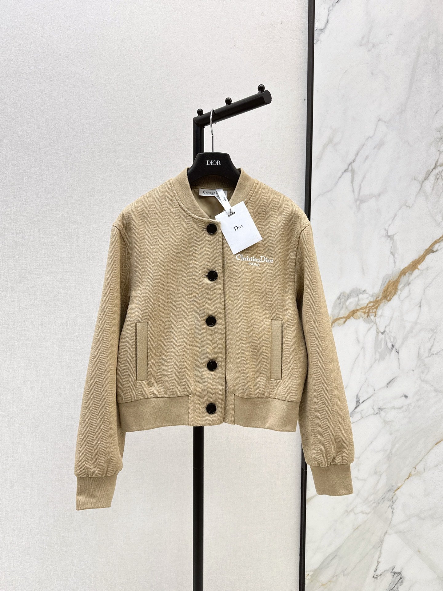 Di 25 New Letter Embroidered Cropped Baseball Jacket(GRAY/KHAKI)