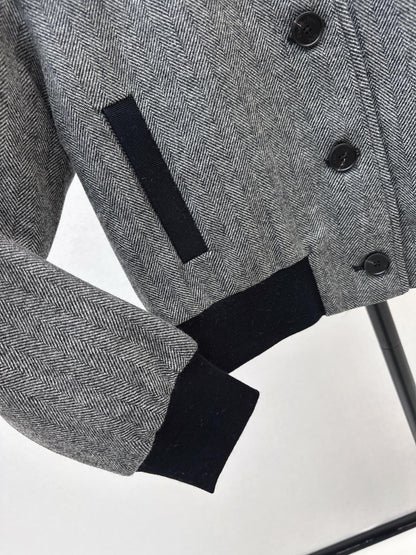 Di 25 New Letter Embroidered Cropped Baseball Jacket(GRAY/KHAKI)