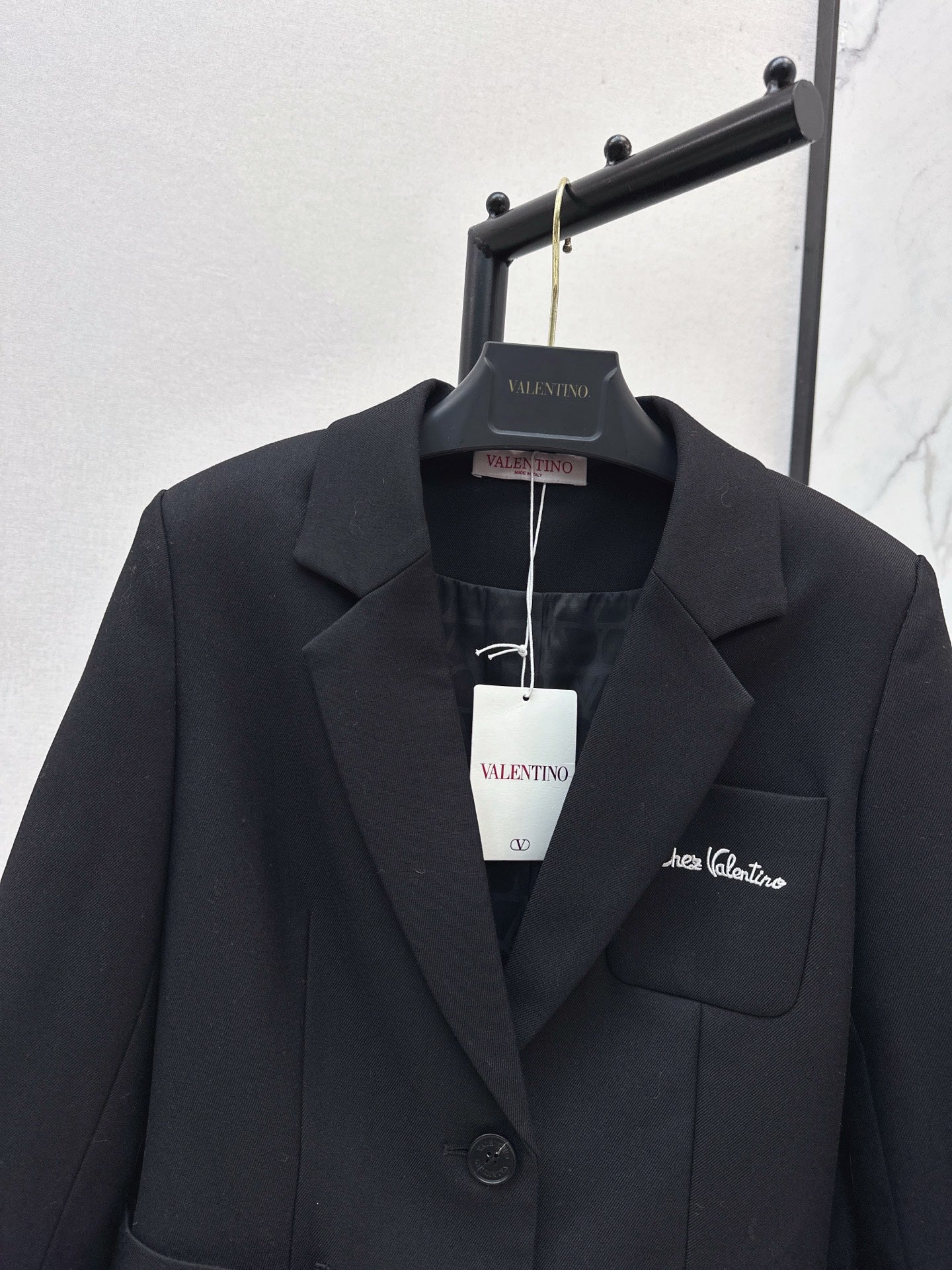 Di 25 New embroidered letter logo decorated suit jacket(WHITE/BLACK)