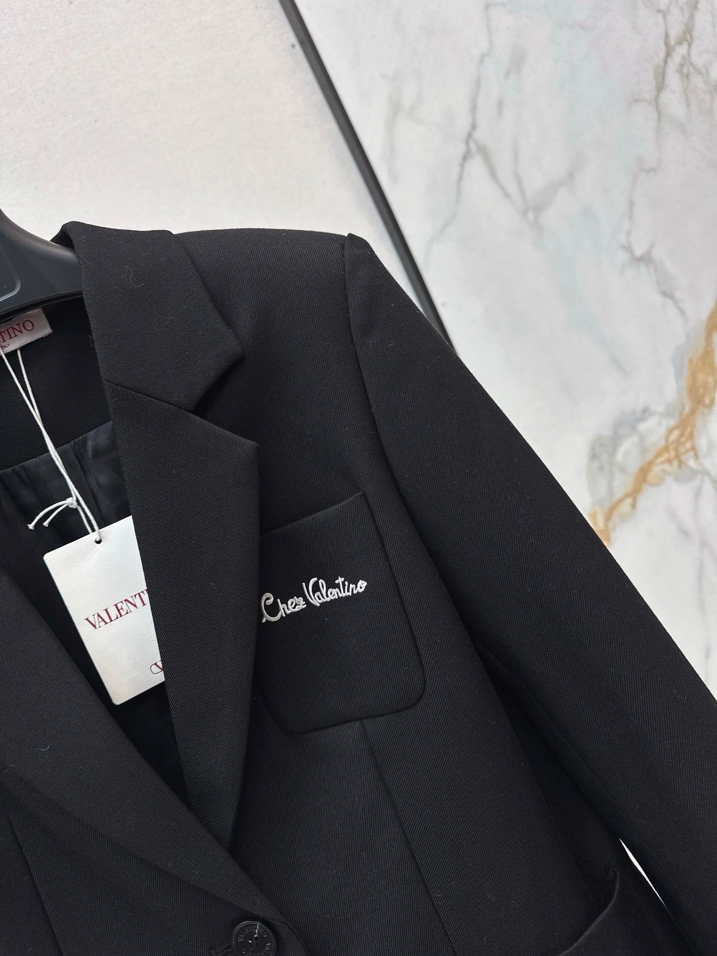 Di 25 New embroidered letter logo decorated suit jacket(WHITE/BLACK)