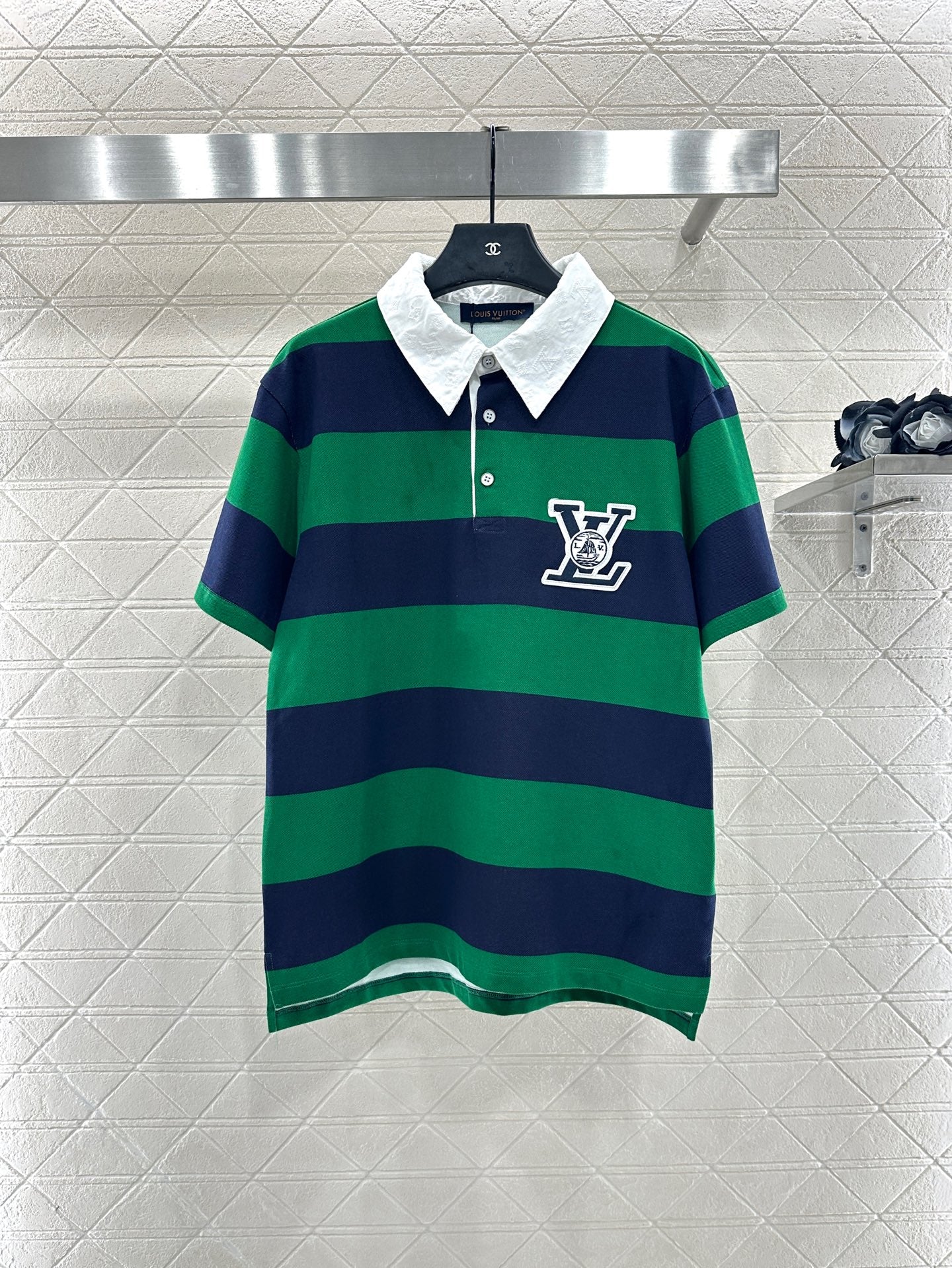 L 25 𝑝𝑜𝑙𝑜 striped short sleeves