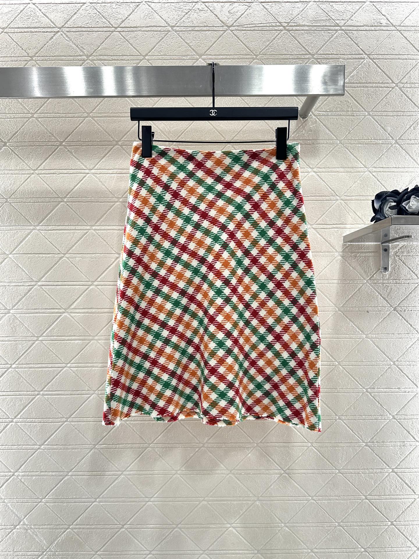 Mi 25 Straight checked colorful wool skirt