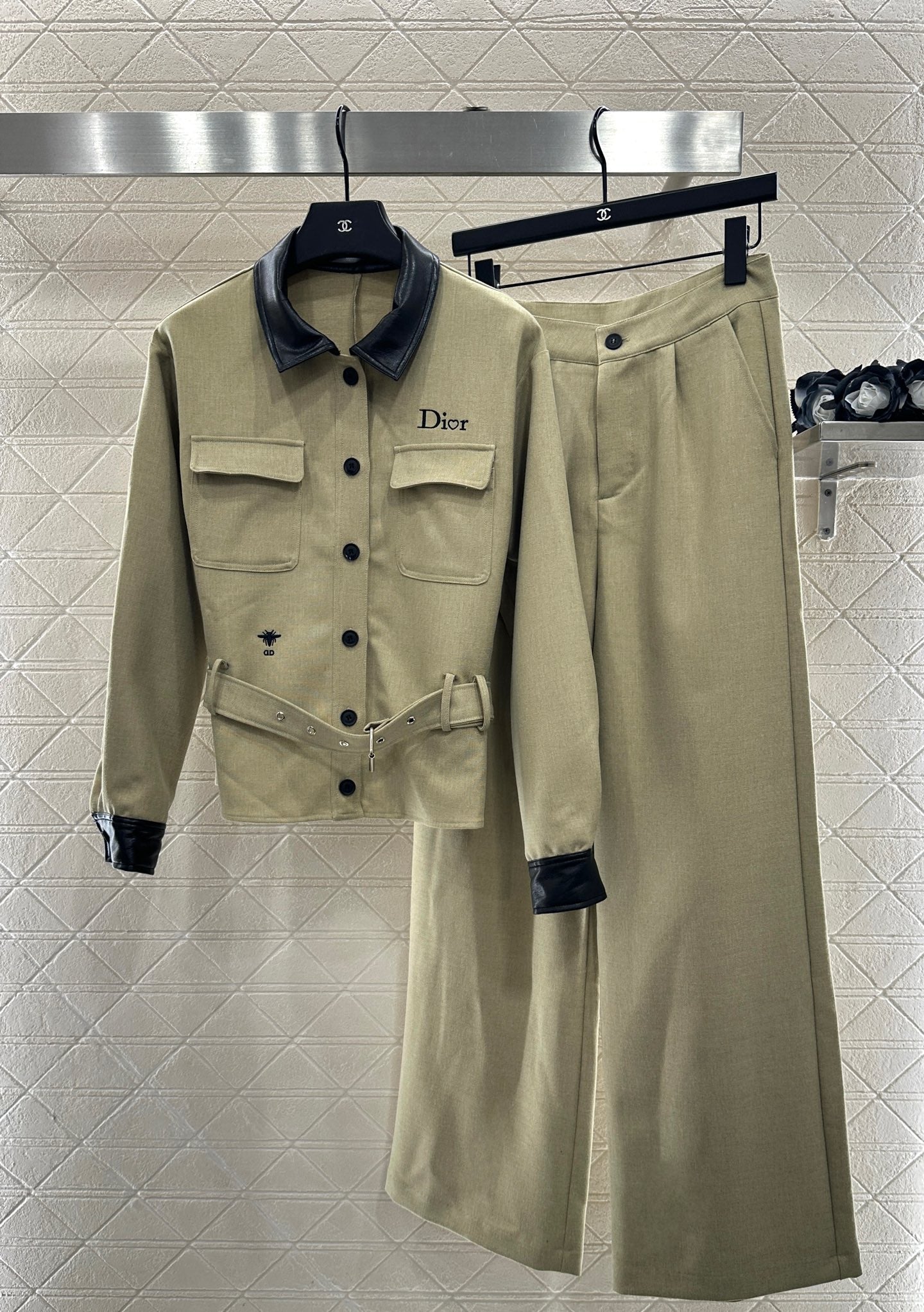 Di 25 Leather collar jacket and trousers suit(KHAKI/BLACK)