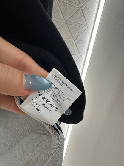 Lo 25 Totem Loose Knit Wool Top